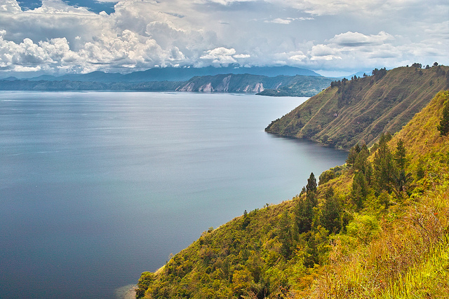 Lake-Toba.jpg