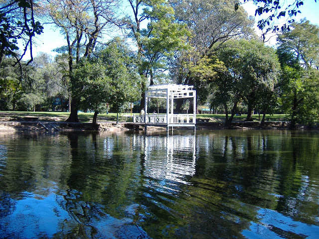 Parque_Sarmiento,_C%C3%B3rdoba,_Argentina_1.jpg