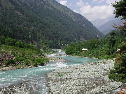 Phalgam%20River%20w.jpg