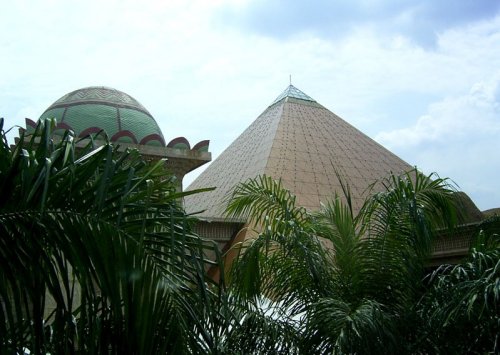 arab_travelers_malaysia_1382803555_233.jpg