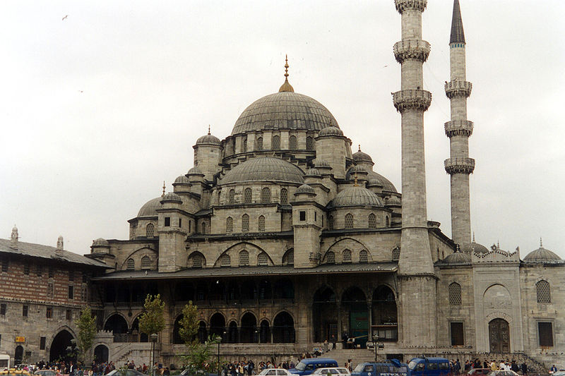 800px-Mosque_in_Italy.jpg