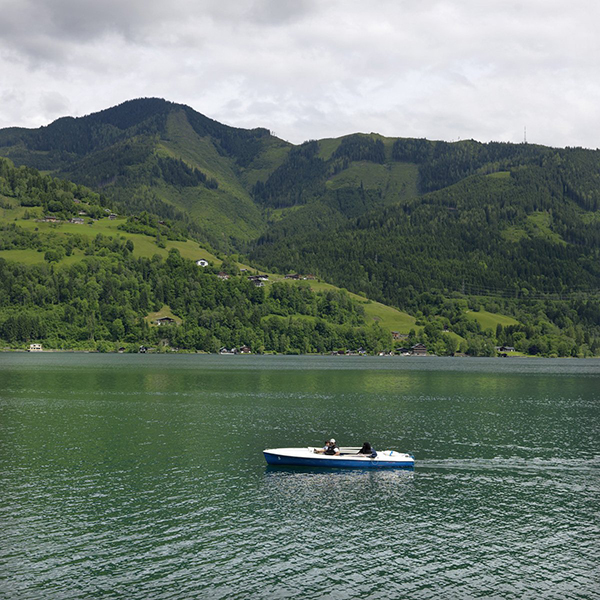 boating-on-the-zell-am-see-lake-is-a-popular-pastime.jpg