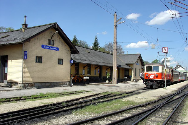 Alpenbahnhof-ng-mt.jpg