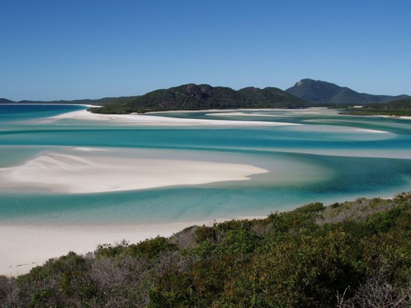 Whitehaven-Beach-Whitsunday-Island-Australia51-728x546_thumb[2].jpg