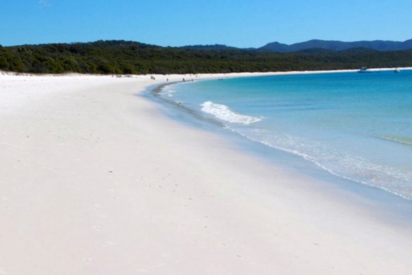 Whitehaven-Beach-Whitsunday-Island-Australia61-728x485_thumb[2].jpg