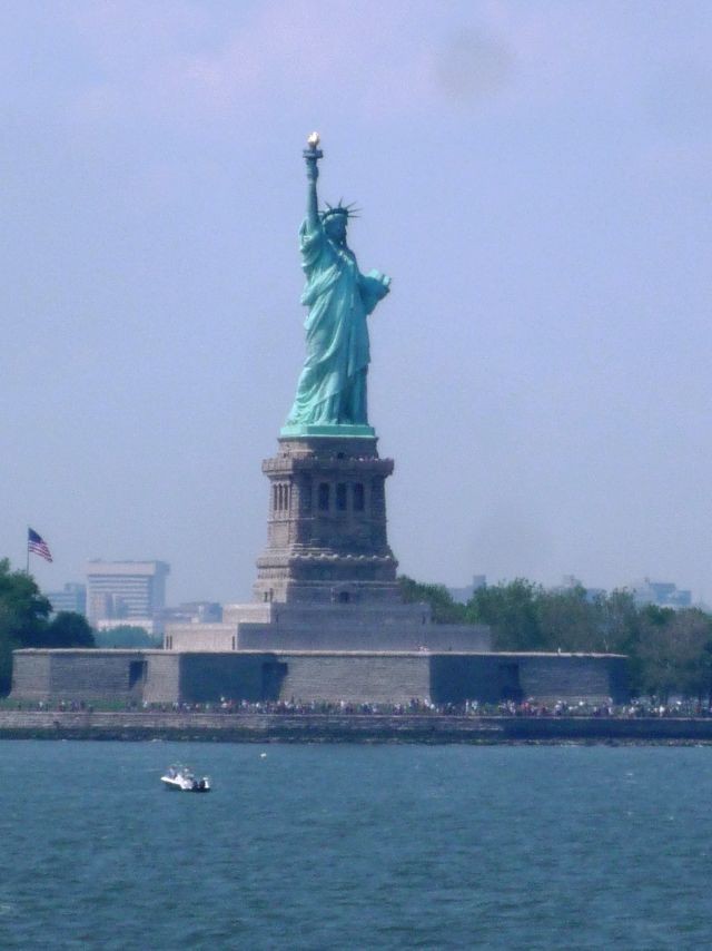 221292-statue-from-staten-island-ferry-new-york-united-states.jpg