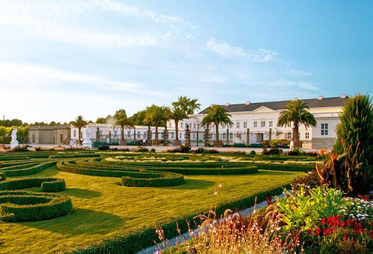 Herrenhausen-Castle_image_full.jpg