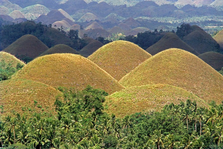 ChocoHills-Bohol.jpg