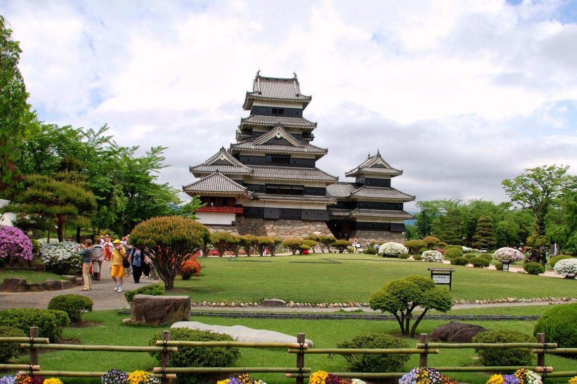 nagano_matsumoto_castle_japan.jpg