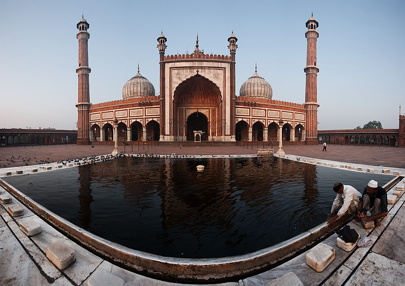 091118_delhi_india_jama_masjid_faux_fish_eye_laundry.jpg