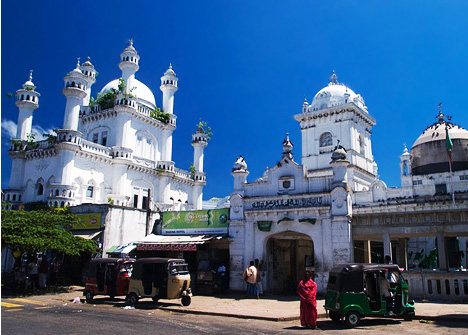 Dewatagaha-Mosque-At-Colombo.jpg