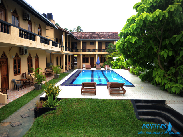 drifters_hotel_hikkaduwa_02.jpg