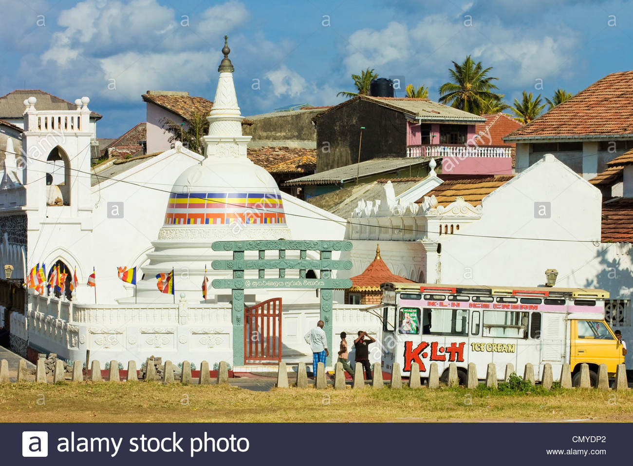 shri-sudarmalaya-buddhist-temple-inside-the-old-dutch-fort-well-known-CMYDP2.jpg