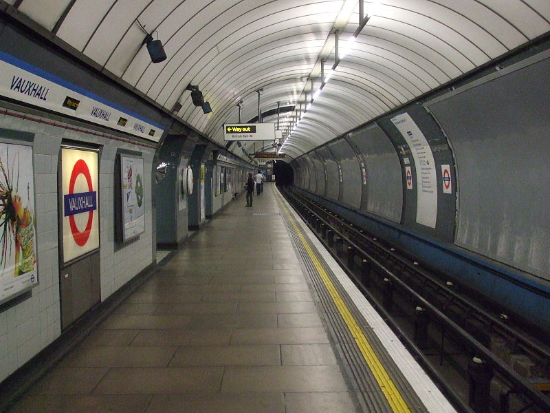 Vauxhall%20Tube%20station.jpg