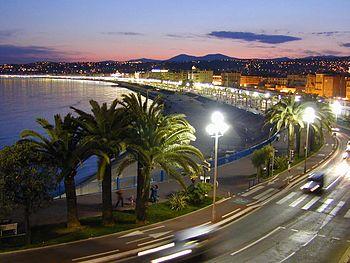 350px-Nice-night-view-with-blurred-cars_1200x900.jpg