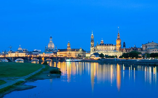 Dresden-was-known-as-the-“Florence-on-the-Elbe”.jpg