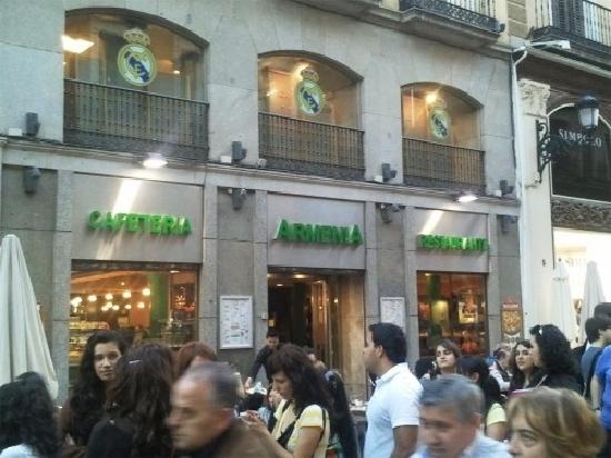 cafeteria-armenia.jpg