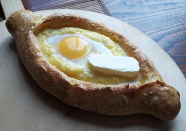 adjaruli-khachapuri1.jpg