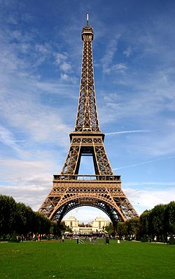 250px-Paris_06_Eiffelturm_4828.jpg