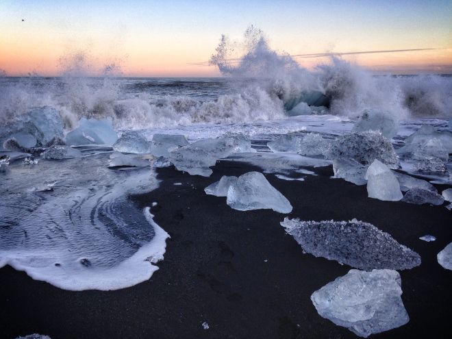 The-first-settlers-arrived-in-Iceland-around-AD-870.jpg