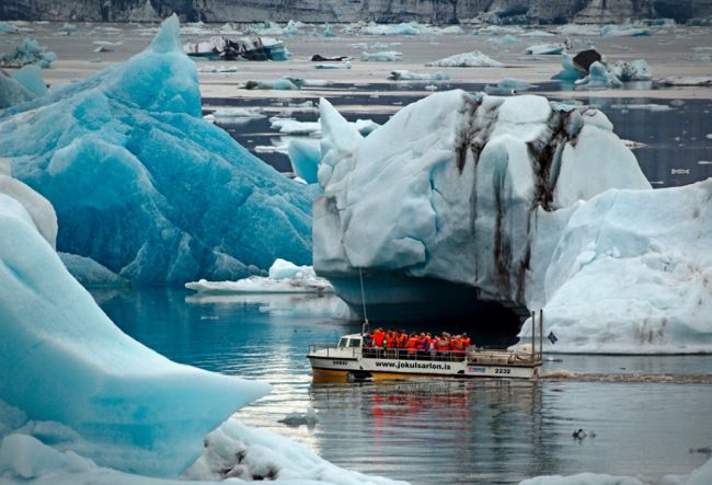 J%C3%B6kuls%C3%A1rl%C3%B3n-is-a-large-glacial-lake-in-southeast-Iceland.jpg