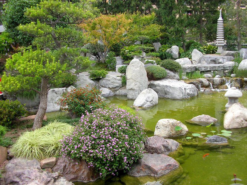 The-Japanese-Garden-is-a-municipal-park-on-the-Avenue-Princess-Grace.jpg