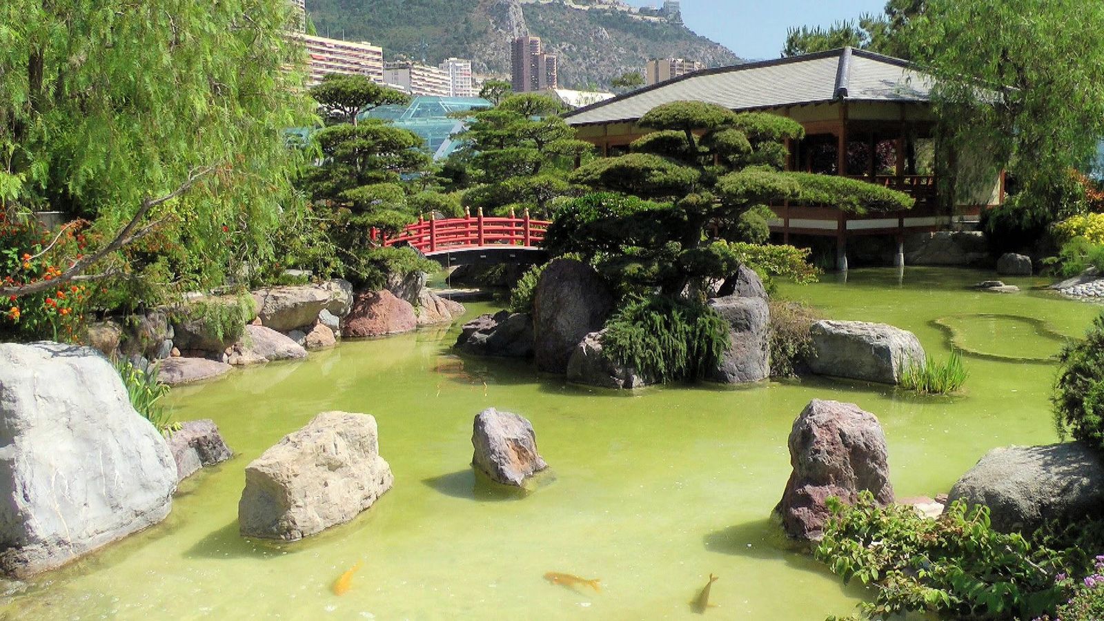 Japanese-Garden-in-Monaco..jpg