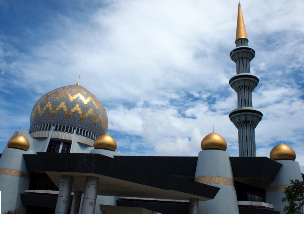 Kota-Kinabalu-mosque-Sabah-state-2.jpg