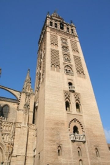 Many-towers-have-borrowed-from-the-Giraldas-design-throughout-history.jpg