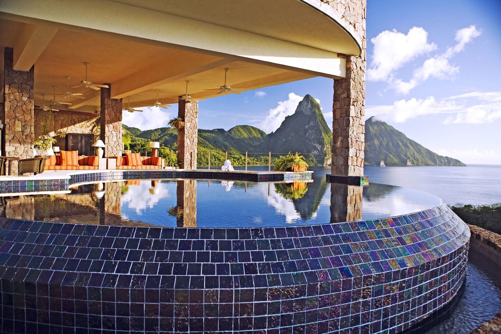 y-of-Jade-Mountain-with-all-of-sister-resort-Anse-Chastanet%E2%80%99s-restaurants-bars-boutiques.jpg