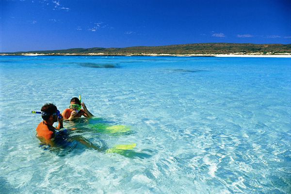 Snorkelling-at-Ningaloo-Reef-in-western-australia.jpg