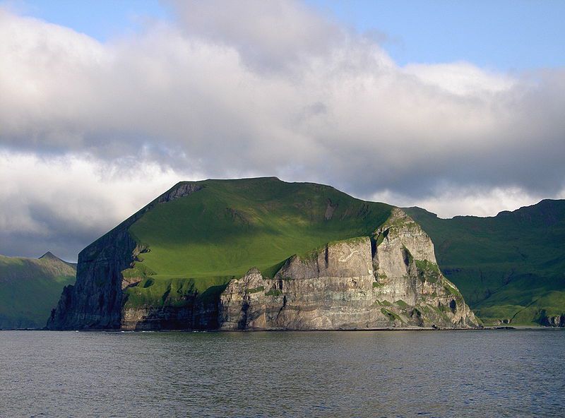 The-Aleutian-Islands-form-a-segment-of-the-circum-Pacific-chain-of-volcanoes.jpg