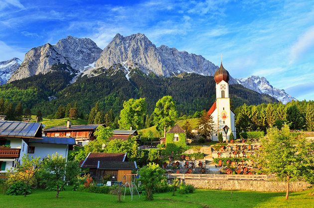 rchen-the-village-of-Grainau-lies-in-rolling-park-like-countryside-at-the-foot-of-the-Waxenstein.jpg