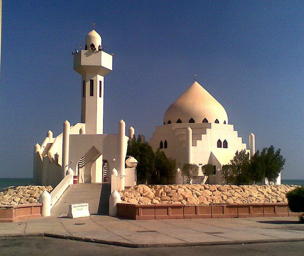 Mosque-at-Al-Corniche-in-Al-Khobar.jpg