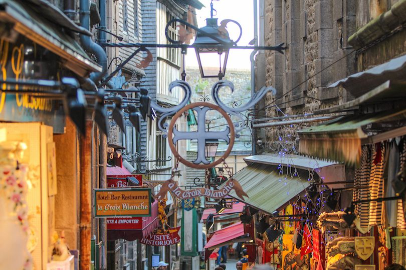 small-village-of-less-than-100-residents-and-narrow-winding-streets-lined-with-beautiful-chapels.jpg