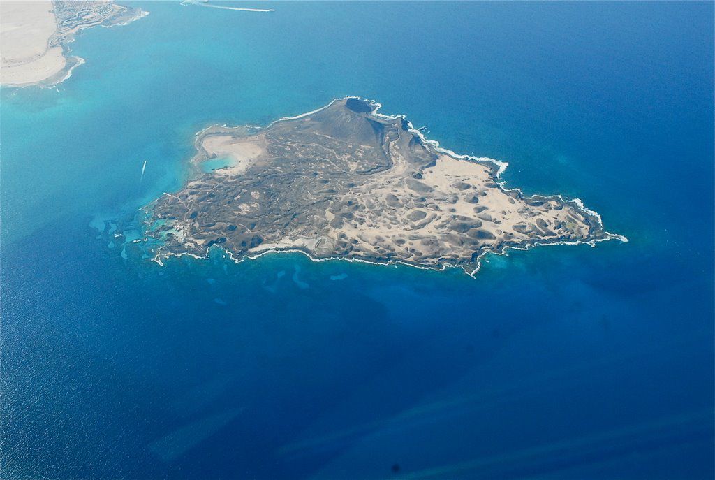 Lobos-Island-in-Fuerteventura-Canary-Islands.jpg