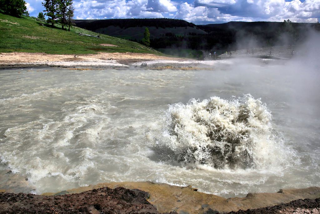 Boiling-lake-in-Yellowstone-National-Park.jpg