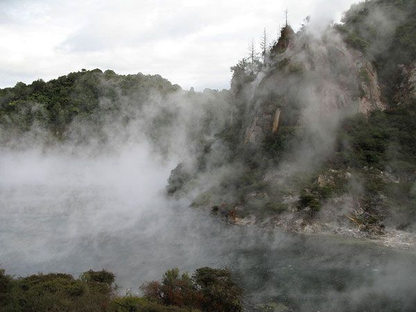 -be-a-fumarole-meaning-there-should-be-some-some-volcanic-gases-which-are-emanated-into-the-lake.jpg