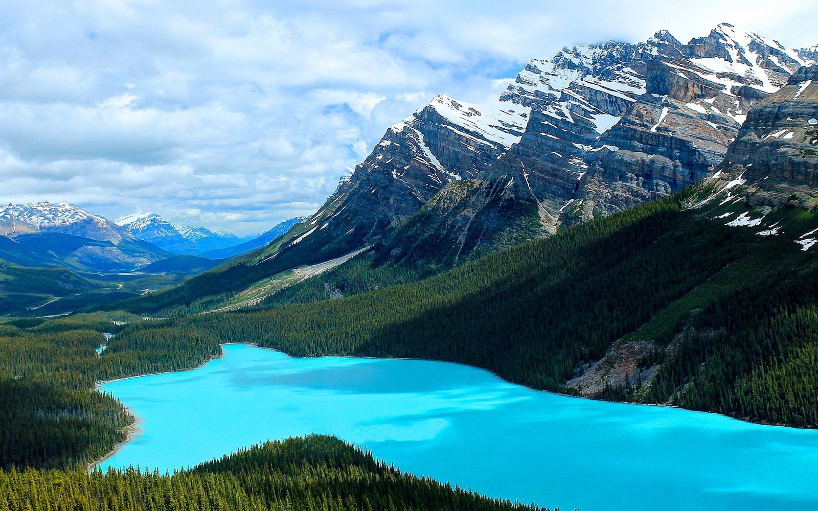 Banff-National-Park-Peyto-Lake.jpg