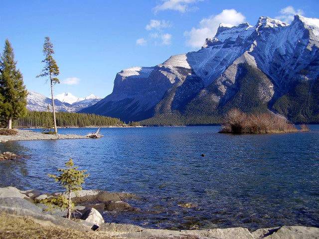 Lake-Minnewanka-Banff-National-Park-Tourism-Media.jpg