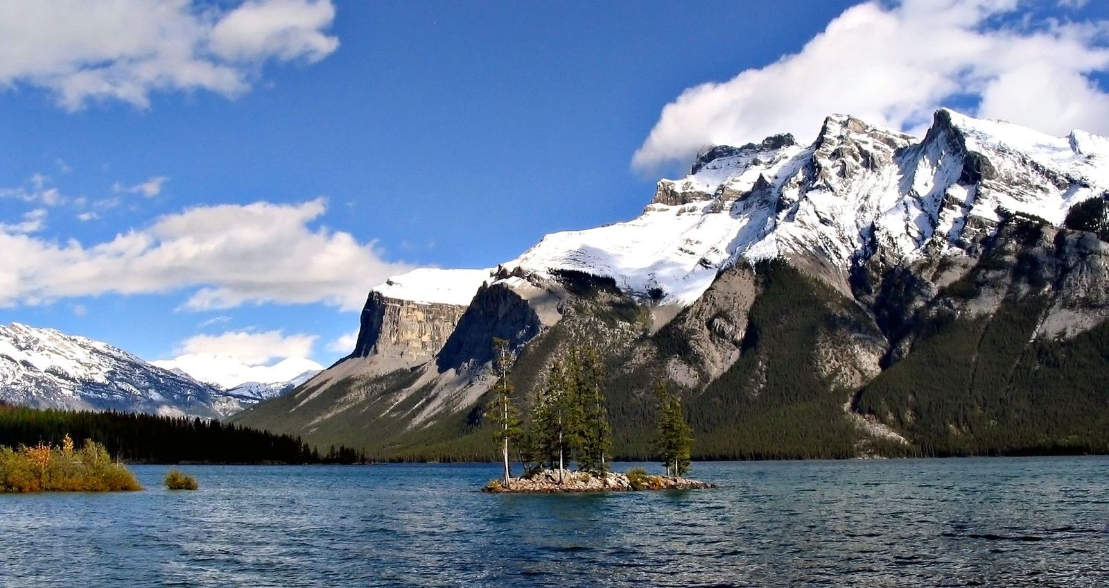 Lake-Minnewanka-is-the-largest-lake-in-Banff-National-Park-and-is-about-5-miles.jpg