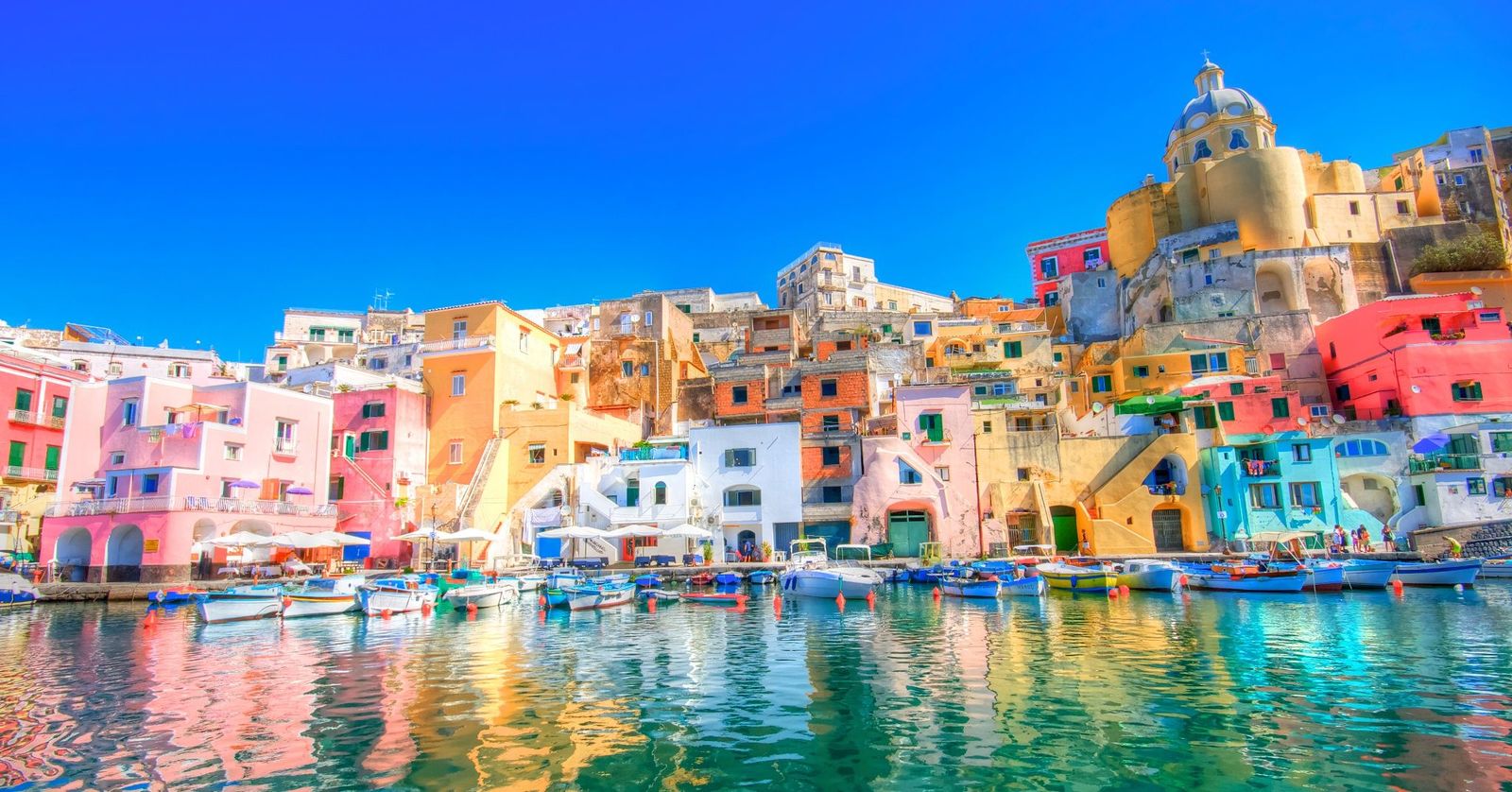 Procida-is-a-small-island-in-the-Bay-of-Naples-in-southern-Italy.jpg