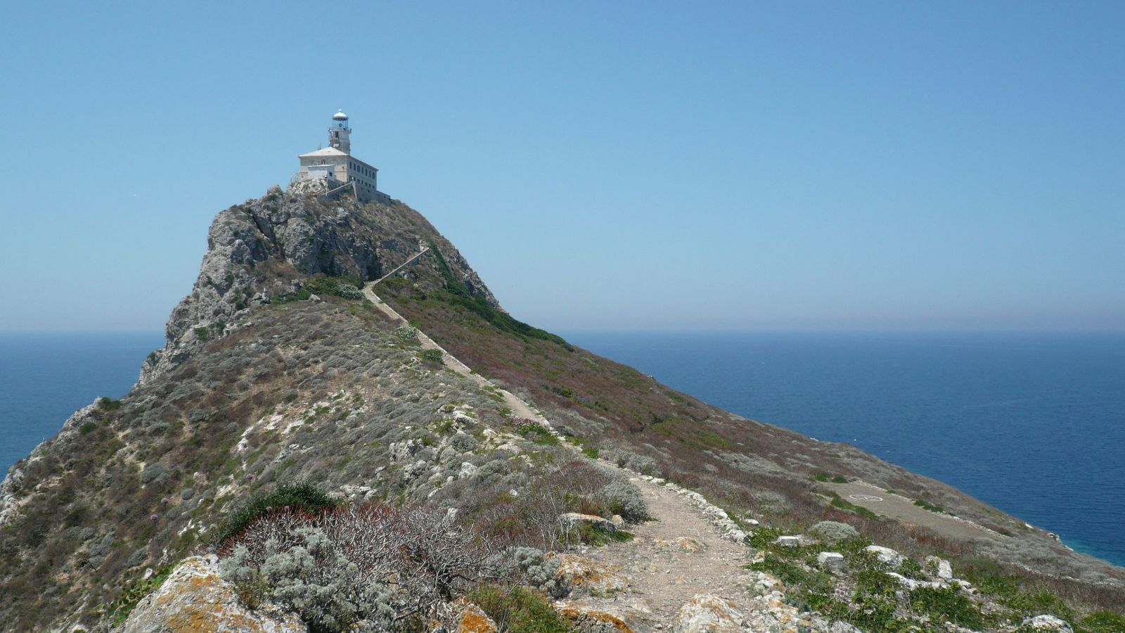 oup-of-islets-and-rocks-in-the-middle-of-the-Adriatic-halfway-between-Croatian-and-Italian-coast.jpg