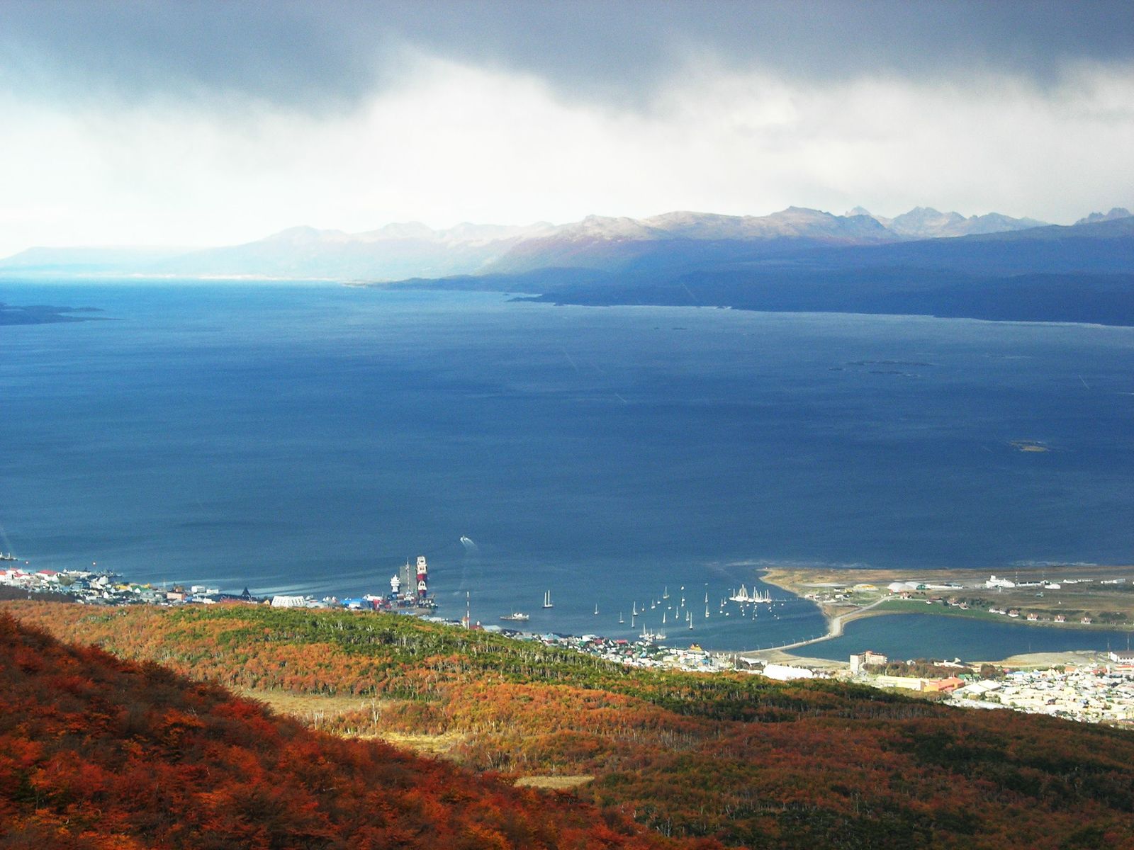 Ushuaia-has-a-subpolar-oceanic-climate-K%C3%B6ppen-Cfc.jpg