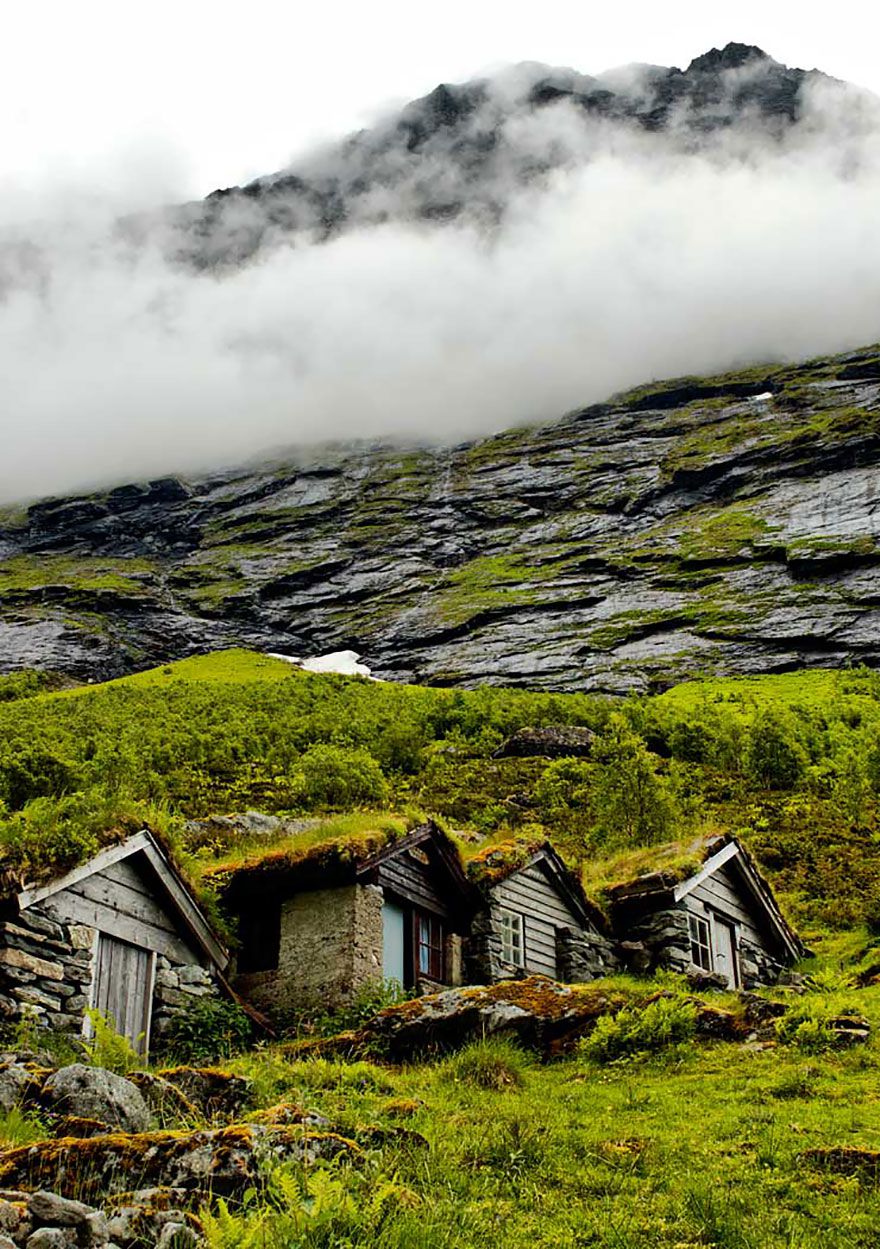 Old-Farmhouses.jpg