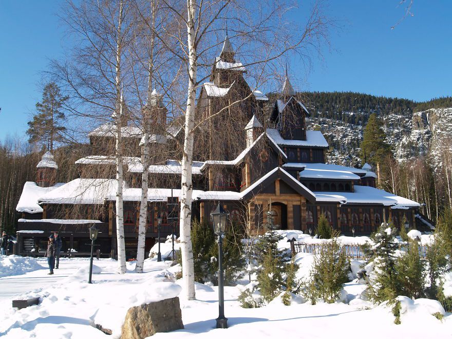 Fairy-House-In-Hunderfossen-Lillehammer.jpg