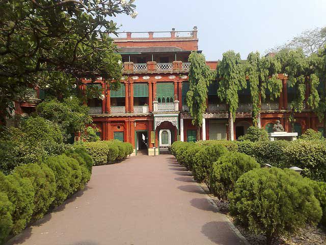 akurbari-or-the-House-of-the-Thakurs-is-the-ancestral-residence-of-the-Tagore-family._compressed.jpg