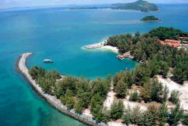 Sibu-Island-is-a-small-island-off-Malaysias-eastern-coast-facing-the-South-China-Sea.jpg