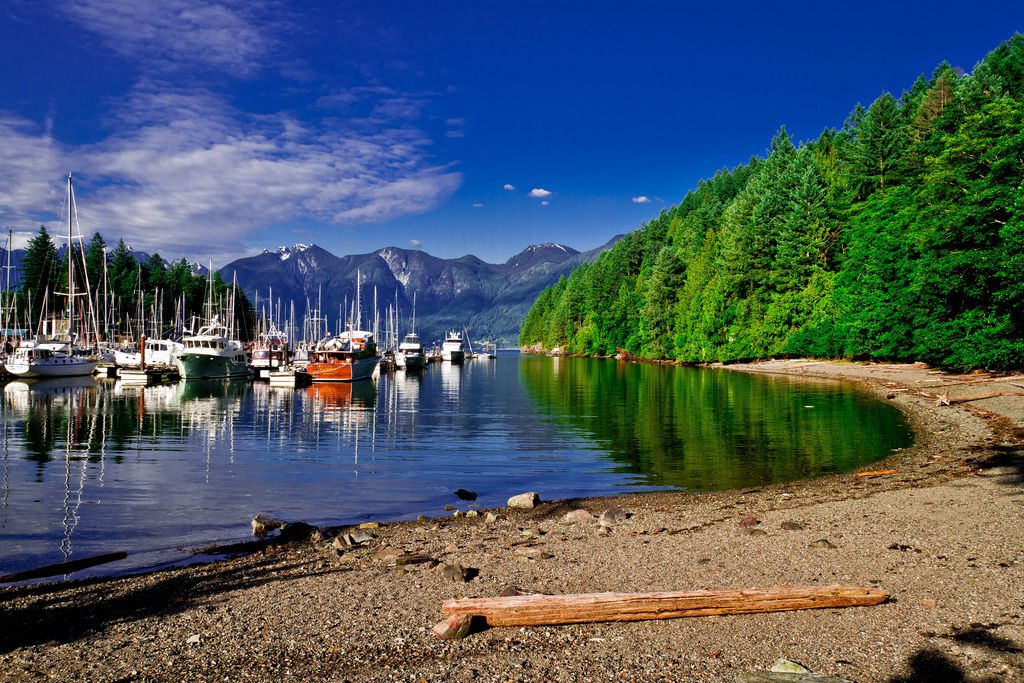 Bowen-Island-is-a-popular-destination-for-tourists-and-locals-alike.jpg