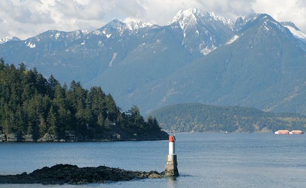 lighthouse-Bowen-Island.jpg